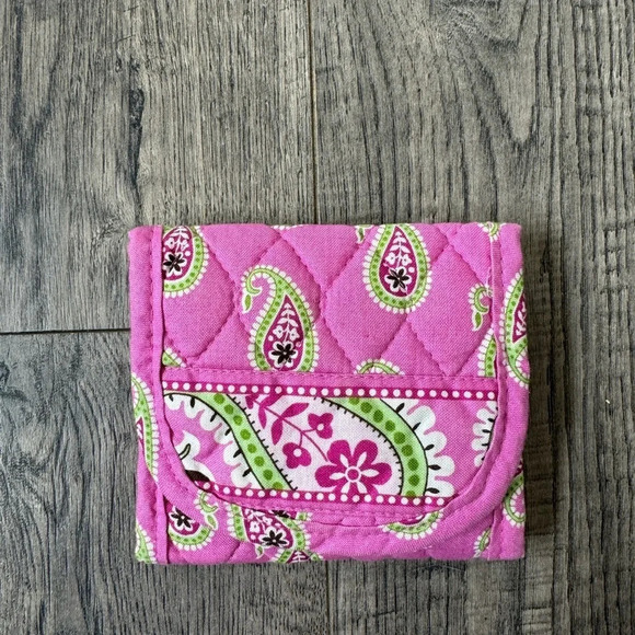 Vera Bradley Bermuda Pink Paisley Trifold Wallet- Retired - Picture 1 of 3